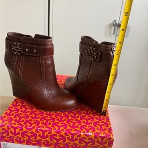 Tory Burch Women’s leather ankle boots 6.5
